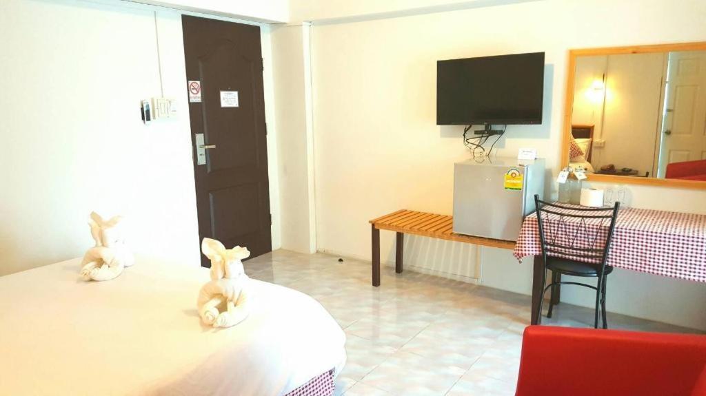 Hotel De Ratt Phuket Patong ภายนอก รูปภาพ
