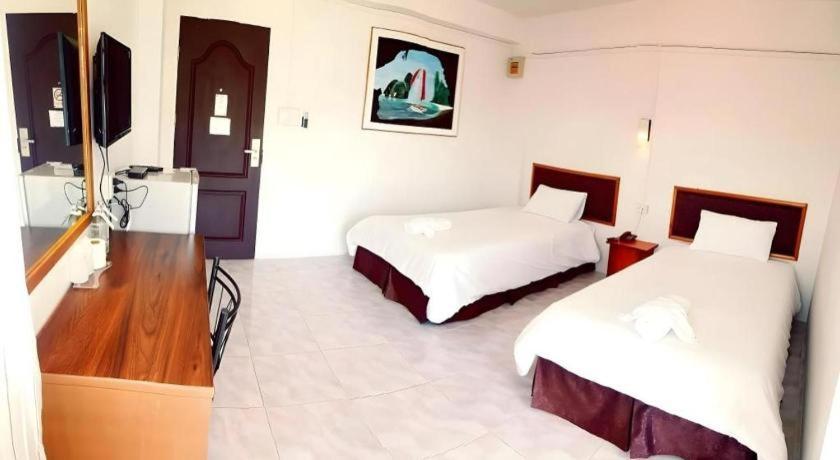 Hotel De Ratt Phuket Patong ภายนอก รูปภาพ